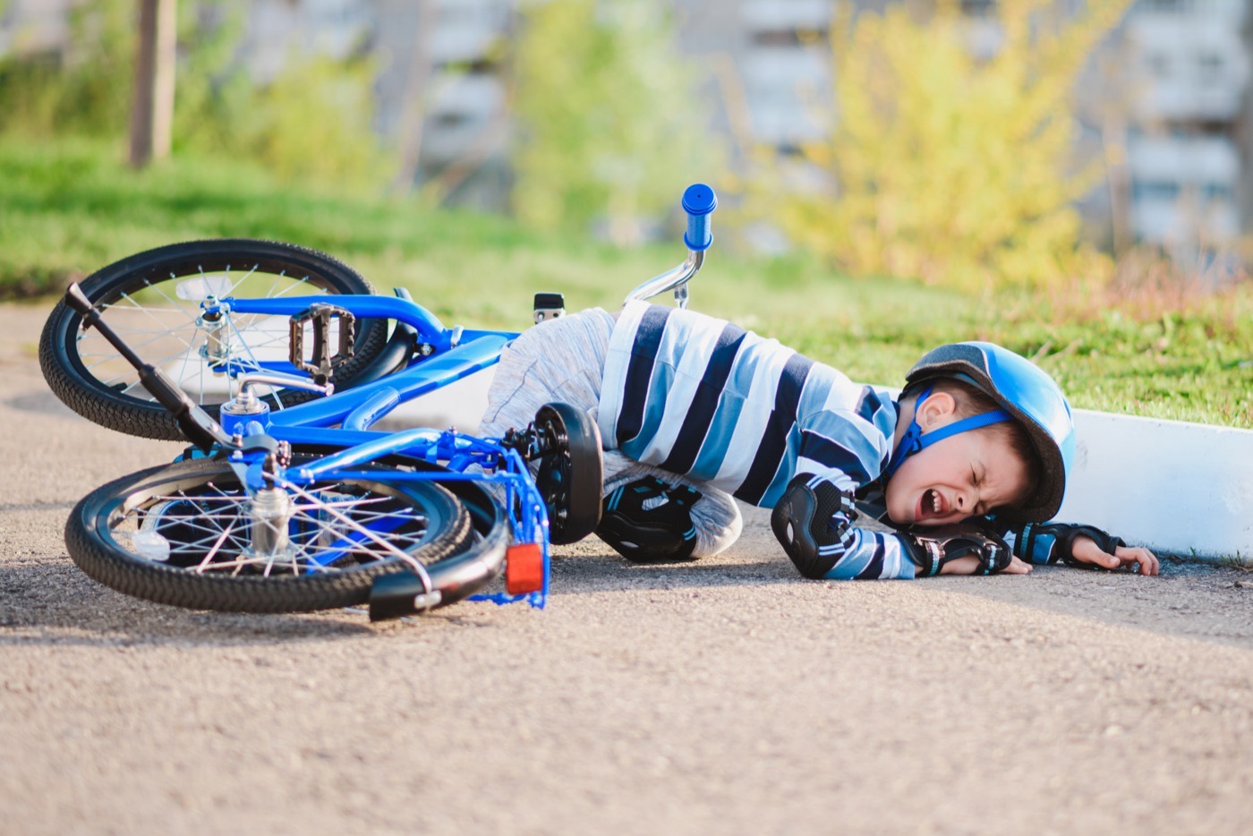 Kind ist vom Fahrrad gestürzt